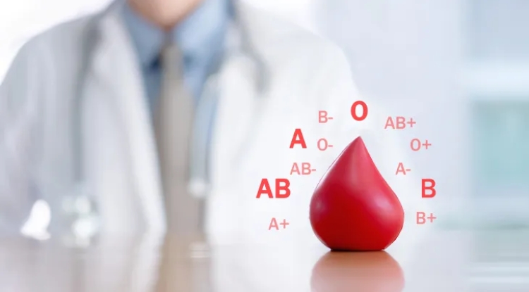 فصيلة الدم كدليل صحي شخصي: هل يمكن التنبؤ بمخاطر الأمراض؟